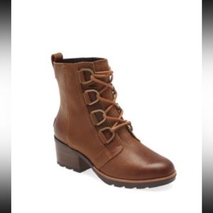 Sorel Kate Lace up Waterproof boot - size 9